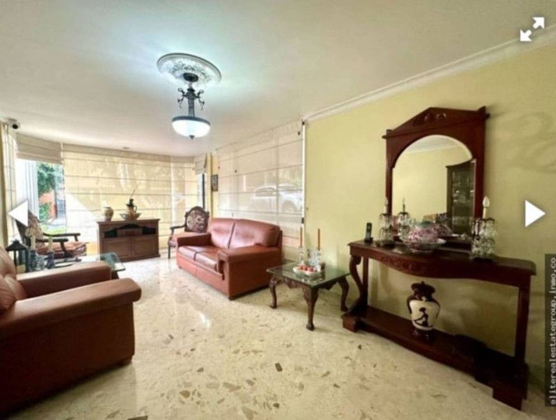 Casa en venta Antioquia Medellín El Poblado 220 m2 Habitaciones 4 Baños 4 Garajes 2 Precio $1200000000