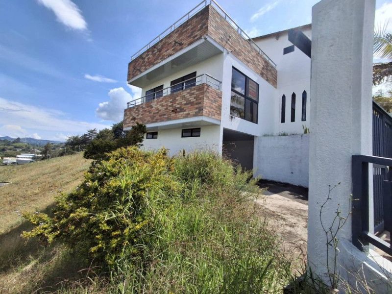 Apartamento en arriendo Antioquia Marinilla La Industrial 300 m2 Habitaciones 3 Baños 3 Garajes 2 Precio $8000000
