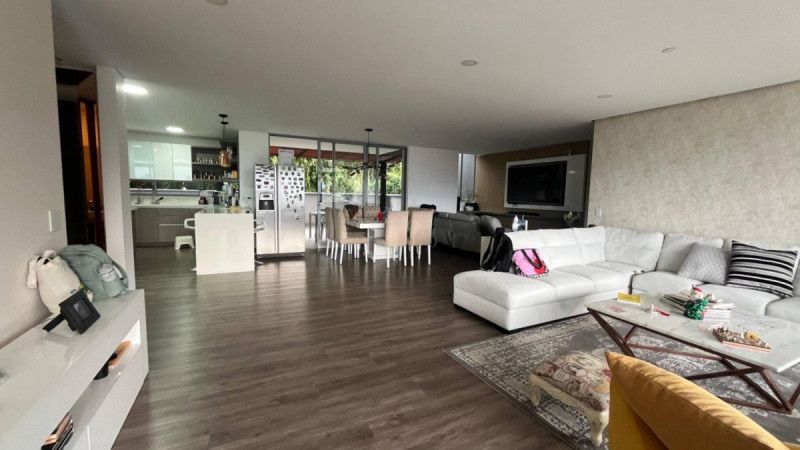 Apartamento en arriendo Antioquia Envigado Zúñiga 245 m2 Habitaciones 3 Baños 4 Garajes 3 Precio $14900000