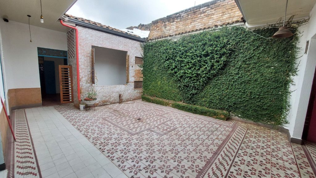 Casa en arriendo Valle Del Cauca Cali Granada 480 m2 Habitaciones 8 Baños 5 Garajes 0 Precio $7500000