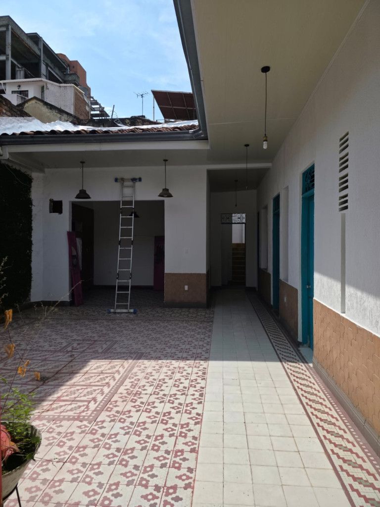 Casa en arriendo Valle Del Cauca Cali Granada 480 m2 Habitaciones 8 Baños 5 Garajes 0 Precio $7500000