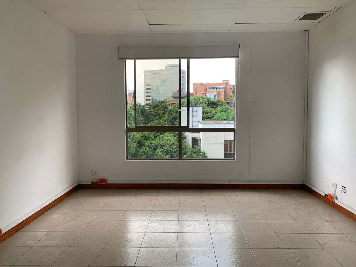 Oficina en arriendo Antioquia Medellín Patio Bonito 35 m2 Habitaciones 0 Baños 1 Garajes 0 Precio $3400000
