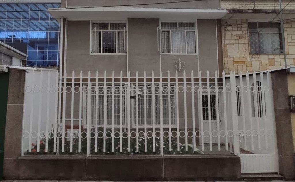 Casa en venta Cundinamarca Bogotá Quiroga Central 186 m2 Habitaciones 5 Baños 2 Garajes 0 Precio $560000000