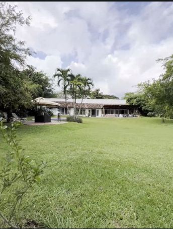 Casa en venta Valle Del Cauca Cali Parcelaciones Pance 1000 m2 Habitaciones 5 Baños 6 Garajes 4 Precio $3600000000