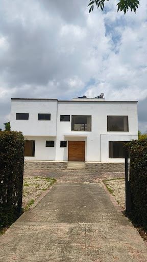 Casa en arriendo Cundinamarca Cota Cota 375 m2 Habitaciones 4 Baños 6 Garajes 4 Precio $6500000