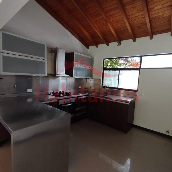 Casa en arriendo Antioquia El Retiro Messina Recinto Campestre 240 m2 Habitaciones 3 Baños 5 Garajes 2 Precio $9500000