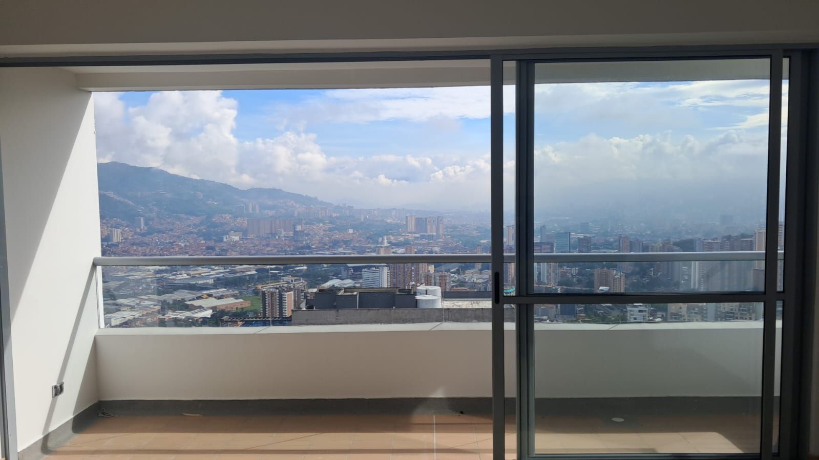 Apartamento en arriendo Antioquia Sabaneta La Barquereña 67 m2 Habitaciones 3 Baños 2 Garajes 1 Precio $3000000