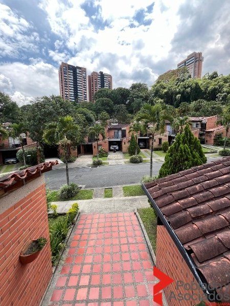 Casa en arriendo Antioquia Envigado Villa Grande 164 m2 Habitaciones 4 Baños 4 Garajes 1 Precio $7500000