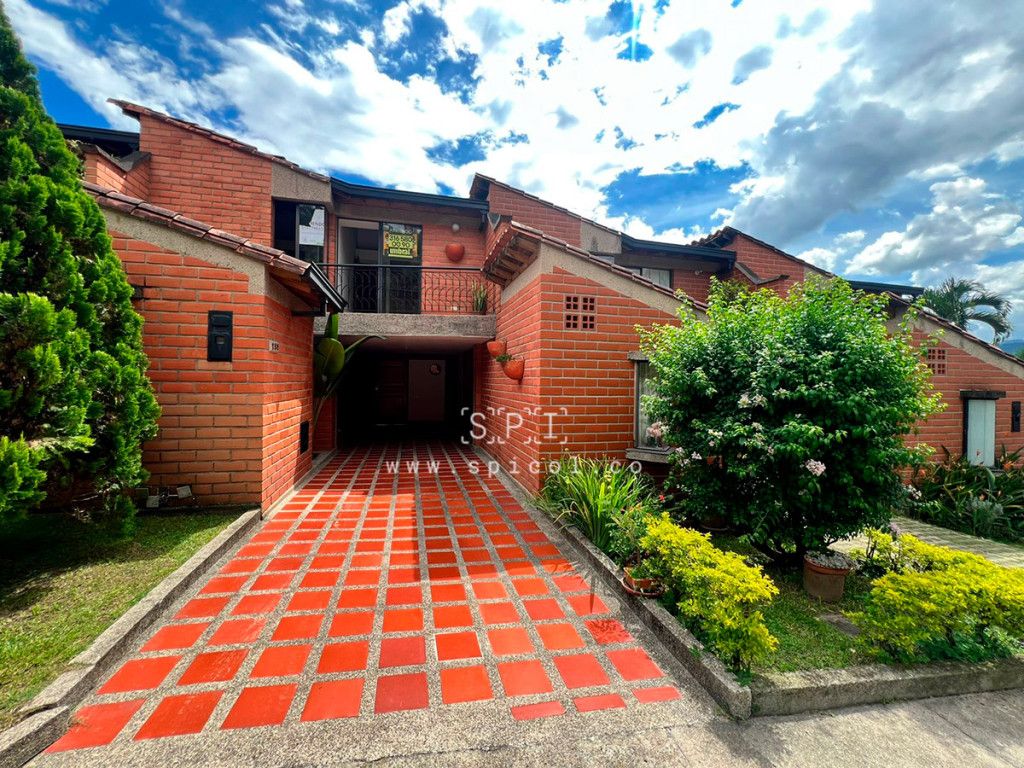 Casa en arriendo Antioquia Envigado Alto De Misael 170 m2 Habitaciones 4 Baños 5 Garajes 3 Precio $7500000
