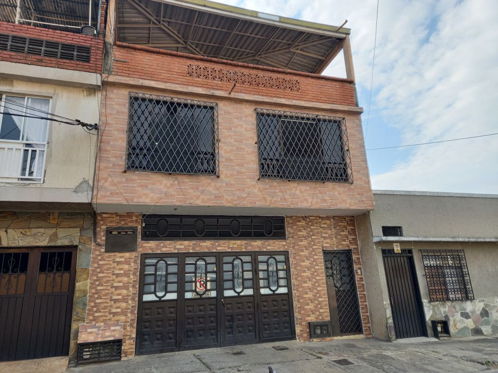 Casa en venta Valle Del Cauca Cali Bretaña 185 m2 Habitaciones 9 Baños 5 Garajes 0 Precio $780000000