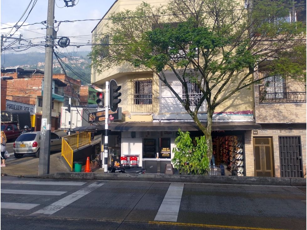 Local en venta Antioquia Medellín Las Granjas 127 m2 Habitaciones 0 Baños 0 Garajes 0 Precio $900000000
