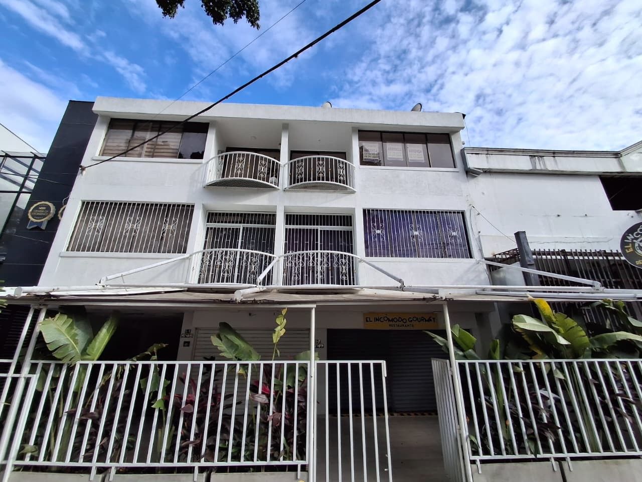 Apartamento en arriendo Valle Del Cauca Cali San Vicente 120 m2 Habitaciones 3 Baños 3 Garajes 0 Precio $2400000