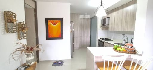 Apartamento en arriendo Antioquia Medellín Urbanizacion Cedros De La Colina 105 m2 Habitaciones 3 Baños 3 Garajes 2 Precio $5300000