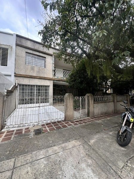 Casa en venta Valle Del Cauca Cali Miraflores 360 m2 Habitaciones 7 Baños 5 Garajes 2 Precio $590000000
