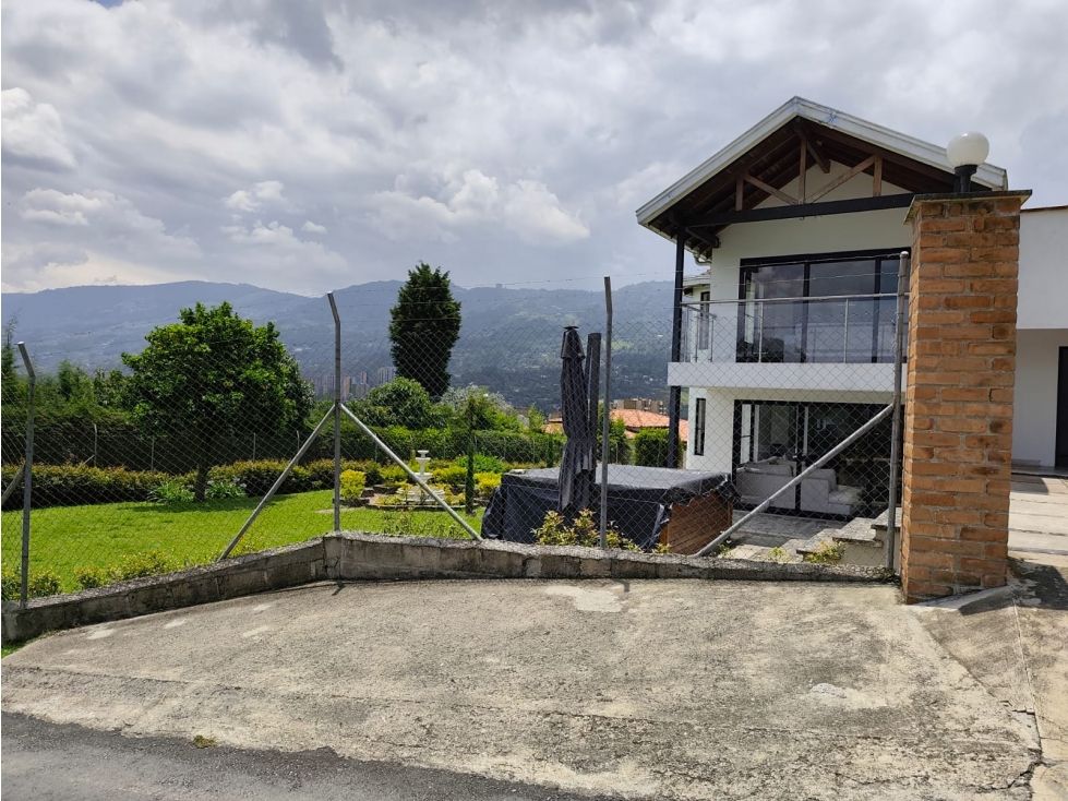 Casa en arriendo Antioquia Envigado San Rafael 600 m2 Habitaciones 3 Baños 4 Garajes 1 Precio $13000000