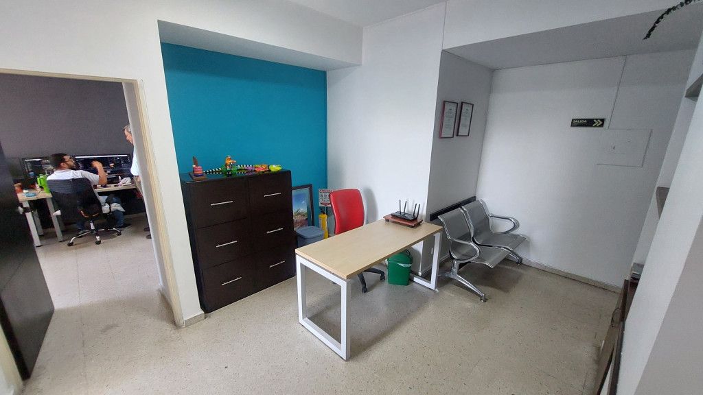 Consultorio en venta Valle Del Cauca Cali San Vicente 47 m2 Habitaciones 0 Baños 2 Garajes 1 Precio $130000000