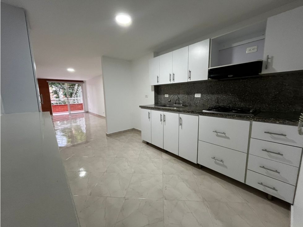 Apartamento en arriendo Antioquia Envigado Bucarest 120 m2 Habitaciones 3 Baños 2 Garajes 1 Precio $4500000