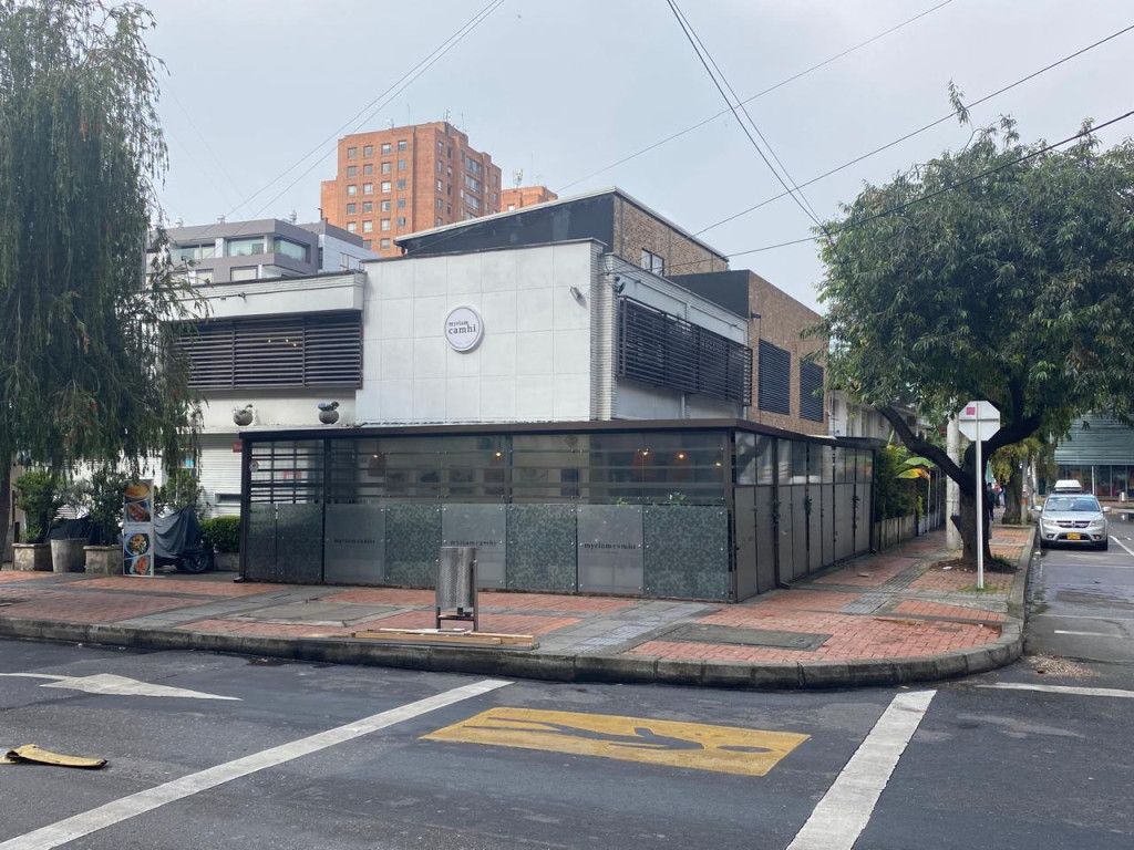 Local en venta Cundinamarca Bogotá El Espartillal 225 m2 Habitaciones 0 Baños 3 Garajes 0 Precio $1950000000