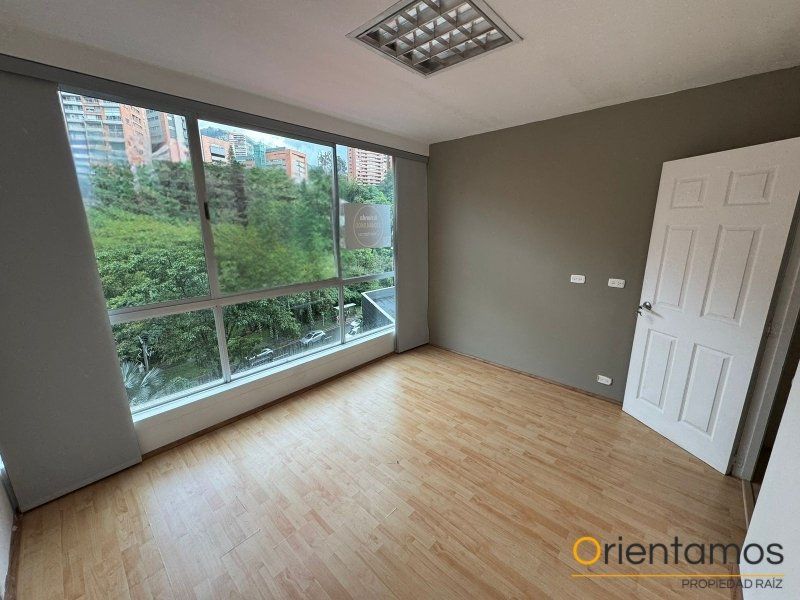 Oficina en arriendo Antioquia Medellín Los Naranjos 31 m2 Habitaciones 0 Baños 1 Garajes 1 Precio $4200000