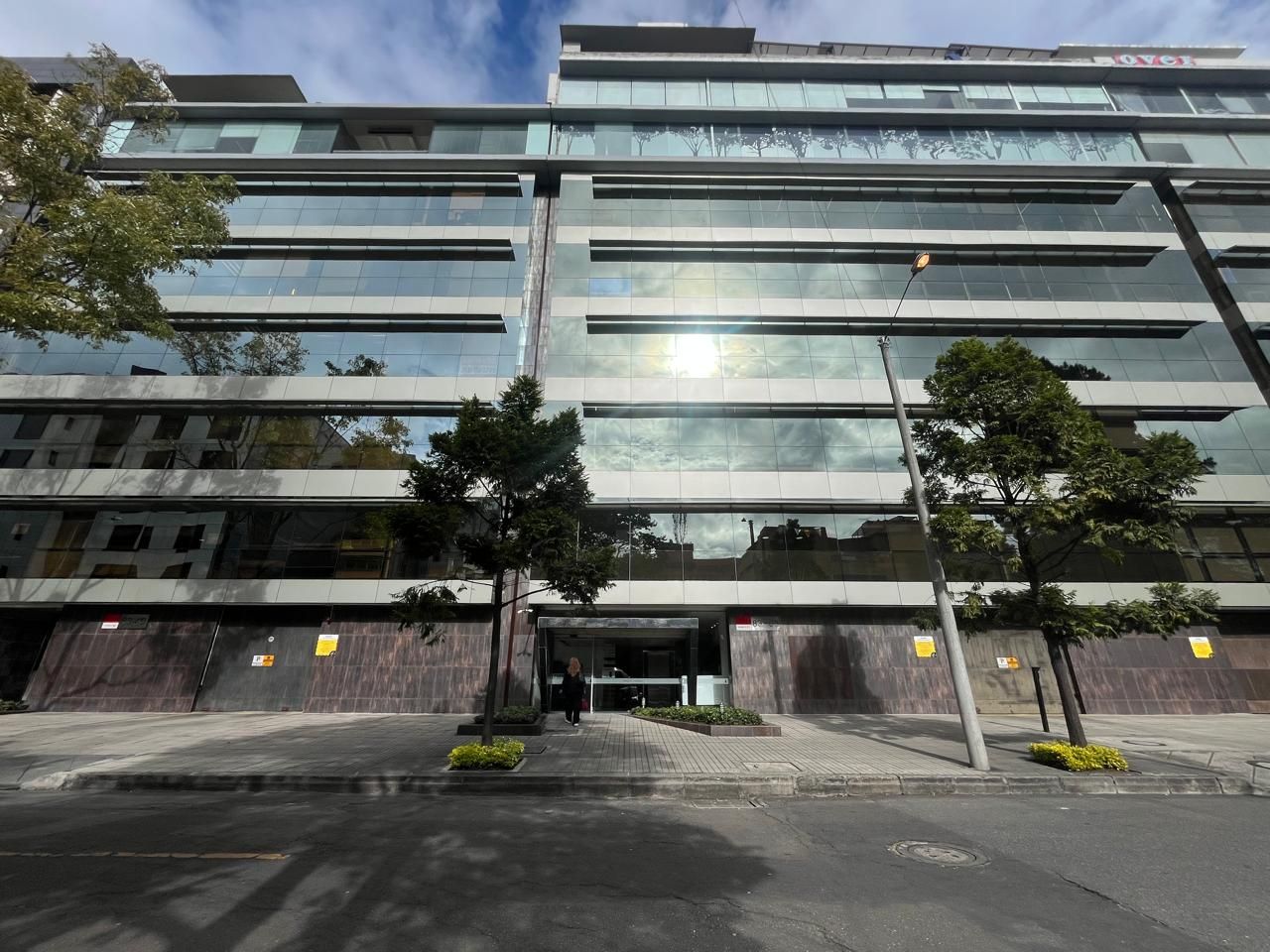 Oficina en arriendo Cundinamarca Bogotá Antiguo Country 294 m2 Habitaciones 0 Baños 3 Garajes 5 Precio $24690000