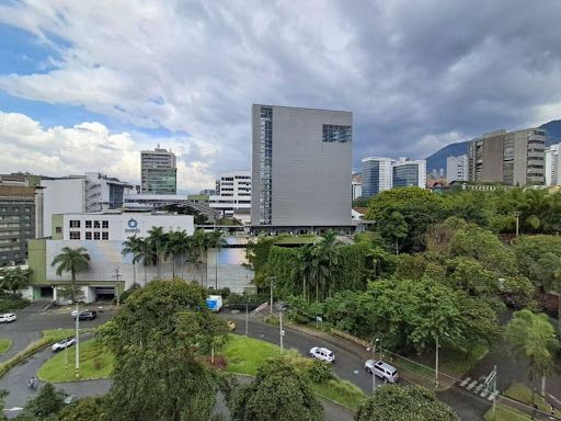 Apartamento en arriendo Antioquia Medellín La Aguacatala 188 m2 Habitaciones 3 Baños 4 Garajes 2 Precio $10500000