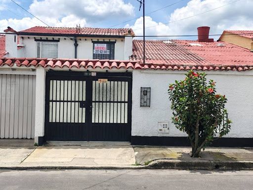 Casa en arriendo Cundinamarca Bogotá Villa Del Prado 180 m2 Habitaciones 3 Baños 3 Garajes 2 Precio $3300000