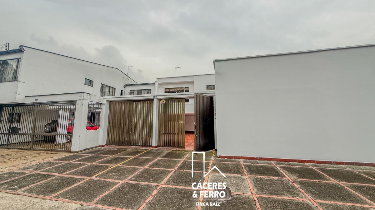 Casa en arriendo Cundinamarca Bogotá Pasadena 350 m2 Habitaciones 4 Baños 2 Garajes 6 Precio $9500000