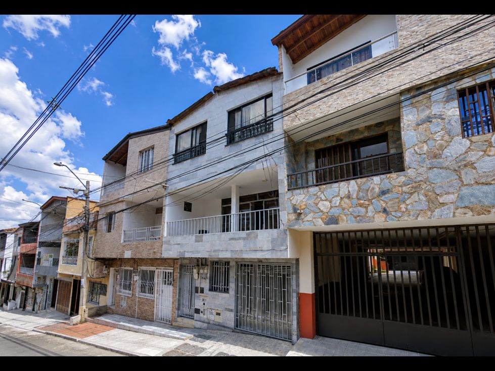 Casa en arriendo Antioquia Bello La Cabaña 200 m2 Habitaciones 7 Baños 2 Garajes 0 Precio $3100000