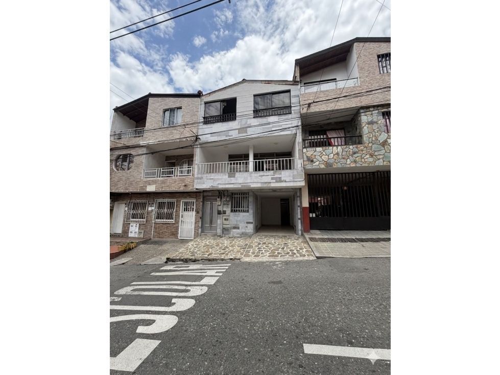 Casa en arriendo Antioquia Bello La Cabaña 200 m2 Habitaciones 7 Baños 2 Garajes 0 Precio $3100000