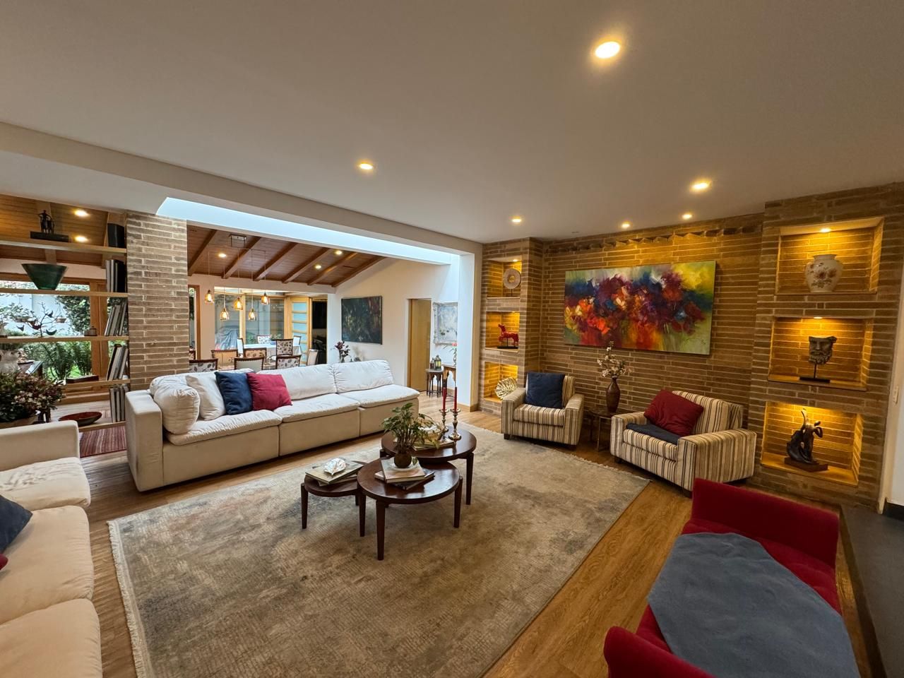 Casa en arriendo Cundinamarca Bogotá Santa Barbara Alta 510 m2 Habitaciones 4 Baños 5 Garajes 4 Precio $35000000