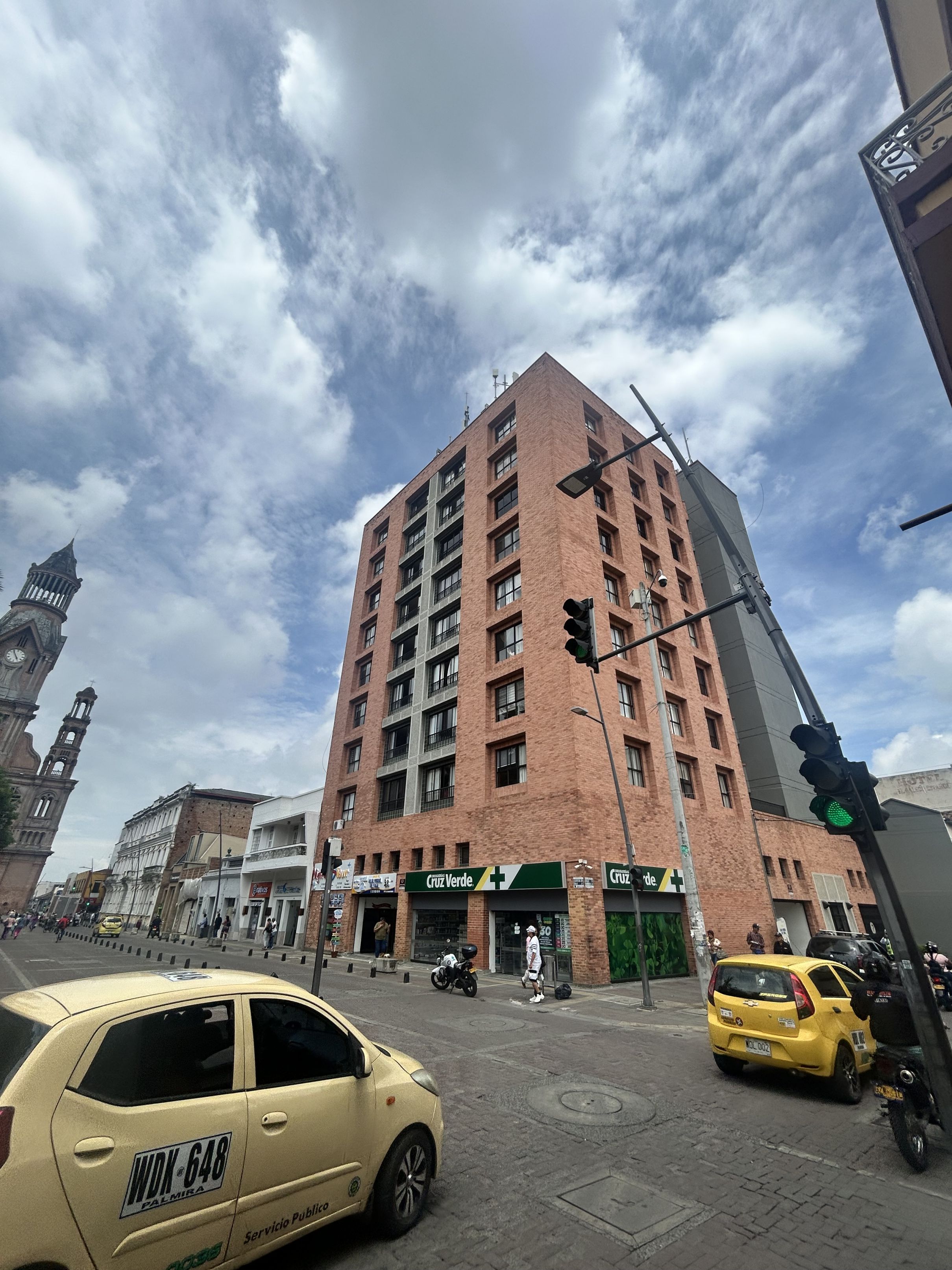 Oficina en arriendo o venta Valle Del Cauca Palmira Central 73 m2 Habitaciones 0 Baños 2 Garajes 0 Precio venta $450000000 Precio arriendo $1800000