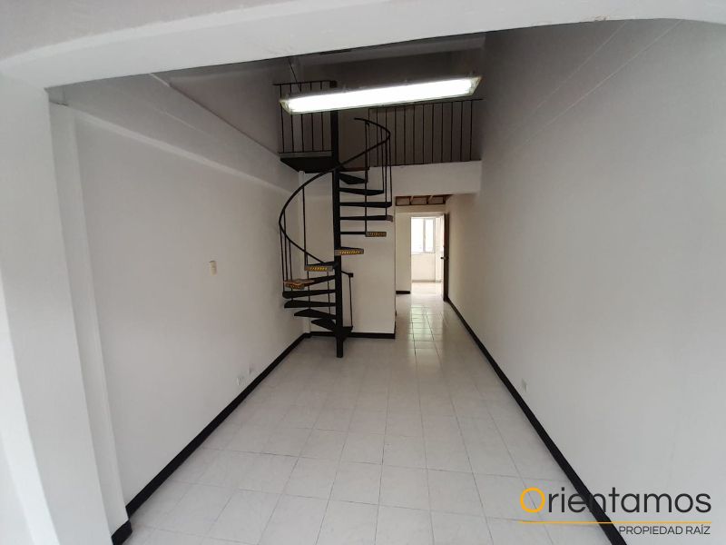 Oficina en arriendo Antioquia Medellín San Diego 40 m2 Habitaciones 0 Baños 1 Garajes 1 Precio $2350000
