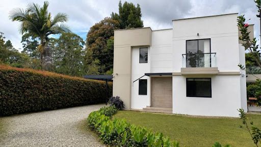 Casa en arriendo Antioquia Rionegro Rionegro 500 m2 Habitaciones 3 Baños 3 Garajes 3 Precio $8200000