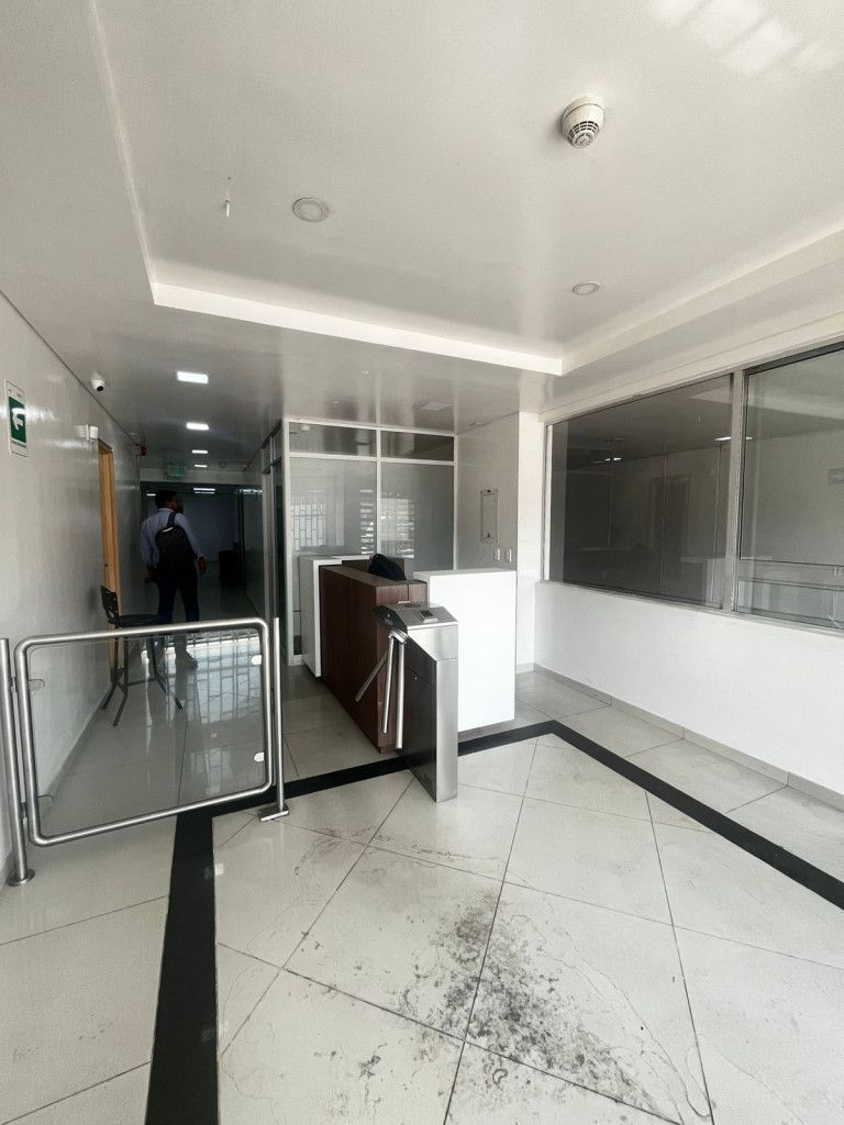 Edificio en arriendo Cundinamarca Bogotá Niza Norte 1211 m2 Habitaciones 0 Baños 11 Garajes 8 Precio $67000000