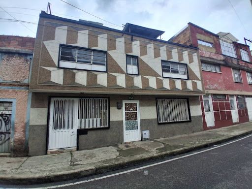 Casa en arriendo Cundinamarca Bogotá Las Ferias 215 m2 Habitaciones 4 Baños 2 Garajes 0 Precio $2800000