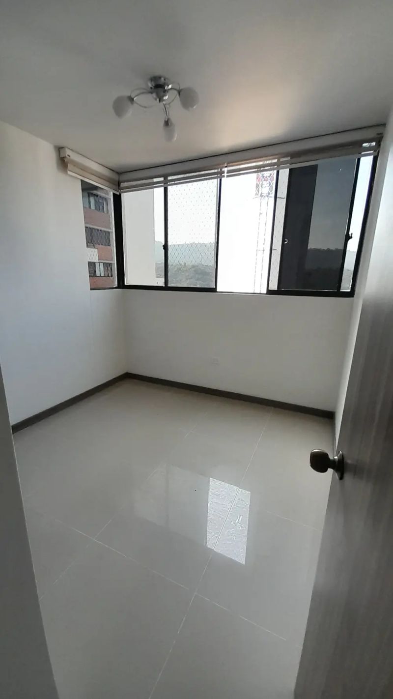 Apartamento en venta Santander Floridablanca Prados De Laurentina 83 m2 Habitaciones 3 Baños 2 Garajes 1 Precio $240000000