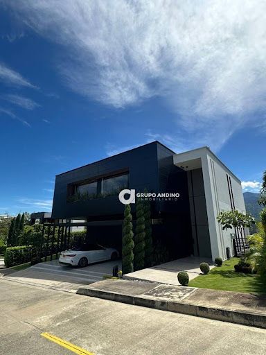 Casa Campestre en venta Santander Floridablanca Primavera Ii 720 m2 Habitaciones 5 Baños 5 Garajes 4 Precio $3600000000