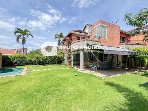 Casa en venta Santander Bucaramanga Urbanización Portal Del Cacique 320 m2 Habitaciones 4 Baños 4 Garajes 2 Precio $1900000000