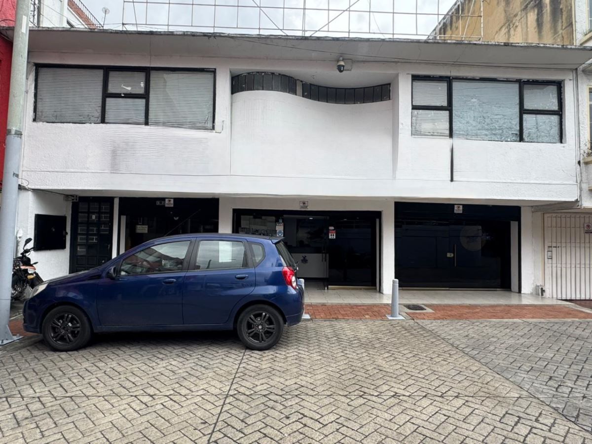 Casa en arriendo Cundinamarca Bogotá Campin Occidental 300 m2 Habitaciones 4 Baños 1 Garajes 3 Precio $21000100