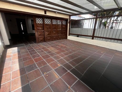 Casa en venta Cundinamarca Bogotá Prado Veraniego Sur 281 m2 Habitaciones 5 Baños 4 Garajes 4 Precio $1090000000