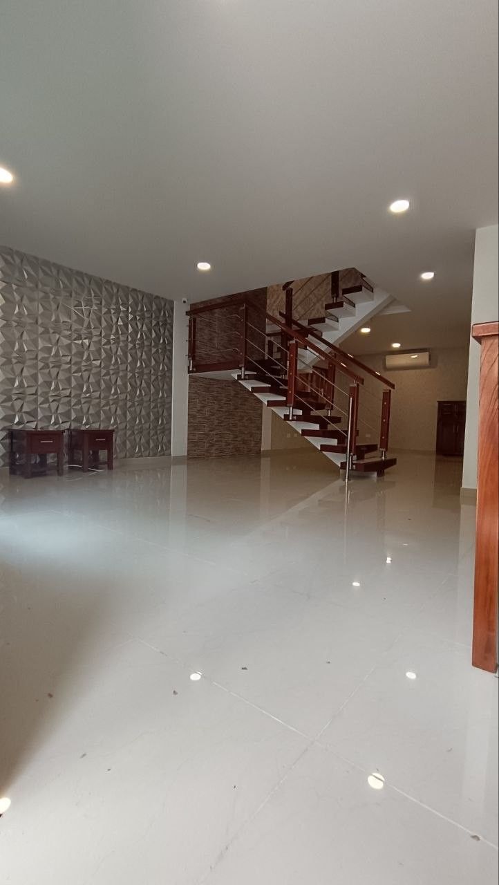 Casa en venta Valle Del Cauca Cali Ciudadela Campestre 270 m2 Habitaciones 3 Baños 5 Garajes 2 Precio $1350000000