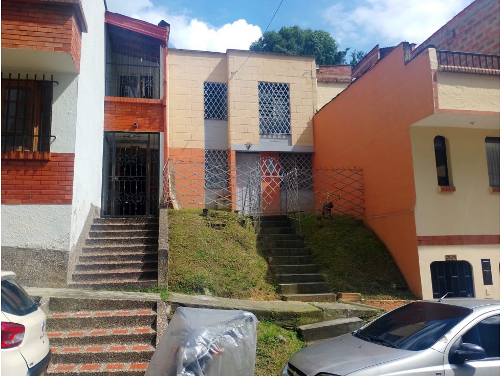 Casa en venta Antioquia Medellín Cataluña 108 m2 Habitaciones 6 Baños 3 Garajes 0 Precio $610000000