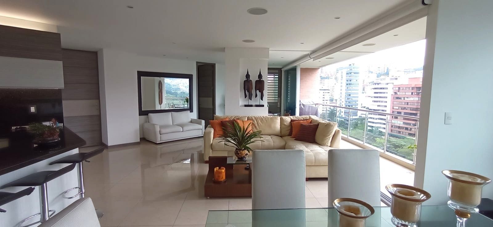 Apartamento en venta Valle Del Cauca Cali Normandía 161 m2 Habitaciones 3 Baños 4 Garajes 3 Precio $1190000000