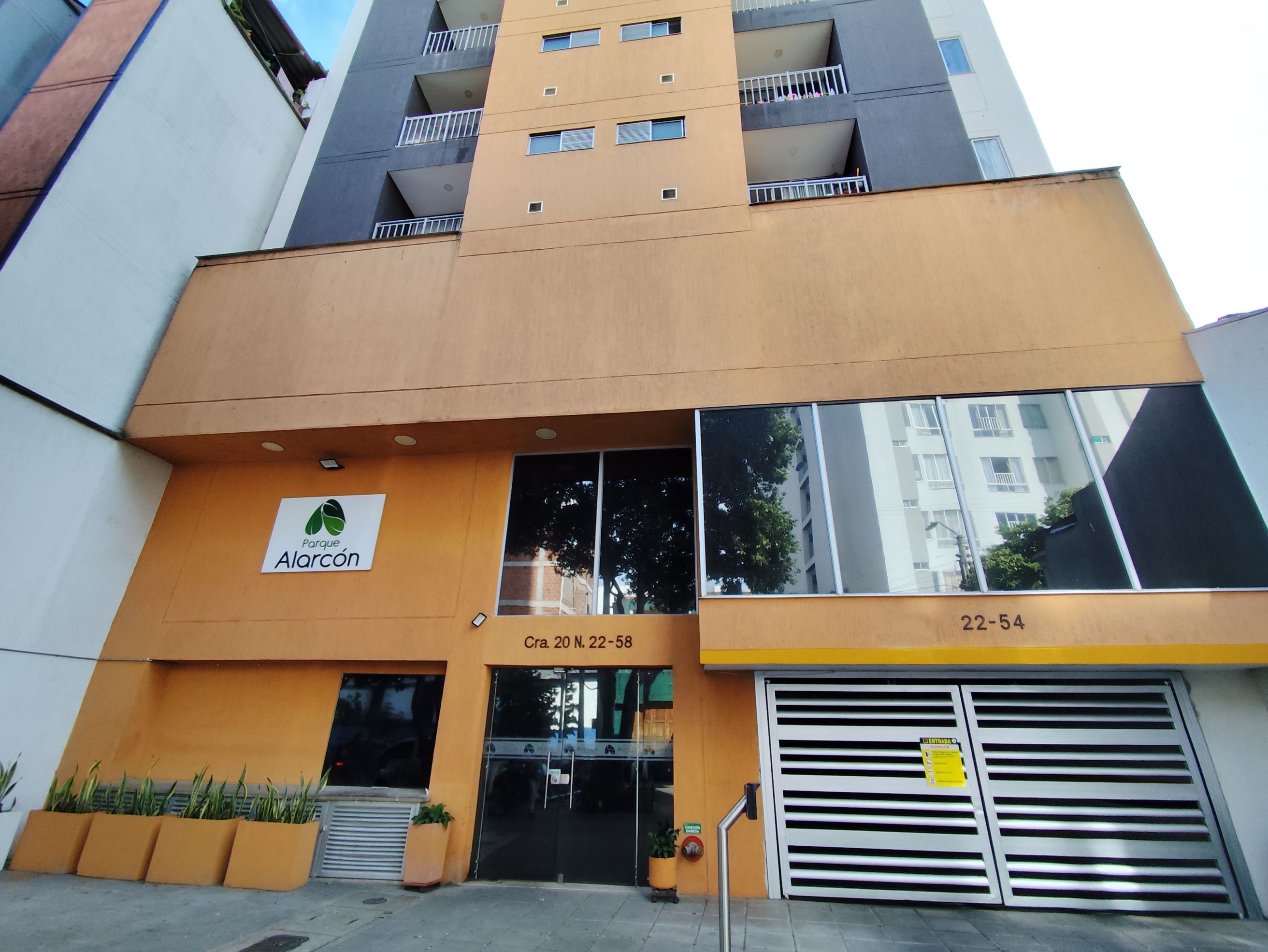 Apartamento en arriendo o venta Santander Bucaramanga Alarcon 100 m2 Habitaciones 3 Baños 3 Garajes 1 Precio venta $398000000 Precio arriendo $2300000