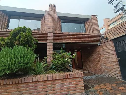 Casa en arriendo Cundinamarca Bogotá La Carolina 98 m2 Habitaciones 3 Baños 2 Garajes 2 Precio $4100000