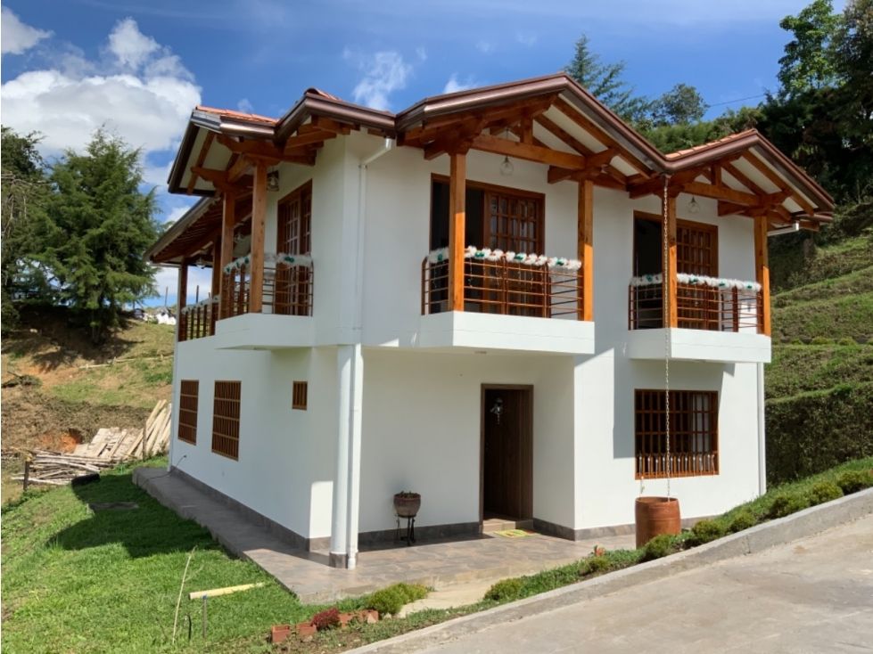 Finca en venta Antioquia Marinilla Vereda La Esperanza 173 m2 Habitaciones 4 Baños 3 Garajes 1 Precio $950000000