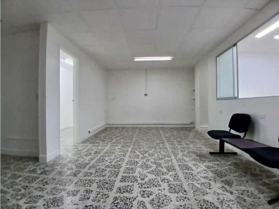 Oficina en arriendo o venta Antioquia Envigado Zona Centro 80 m2 Habitaciones 0 Baños 2 Garajes 0 Precio venta $600000000 Precio arriendo $2500000
