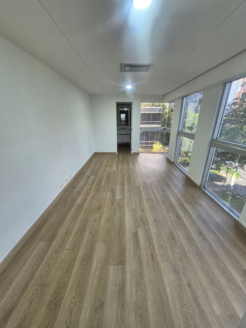 Oficina en arriendo Antioquia Medellín El Diamante No2 43 m2 Habitaciones 0 Baños 1 Garajes 0 Precio $4400000
