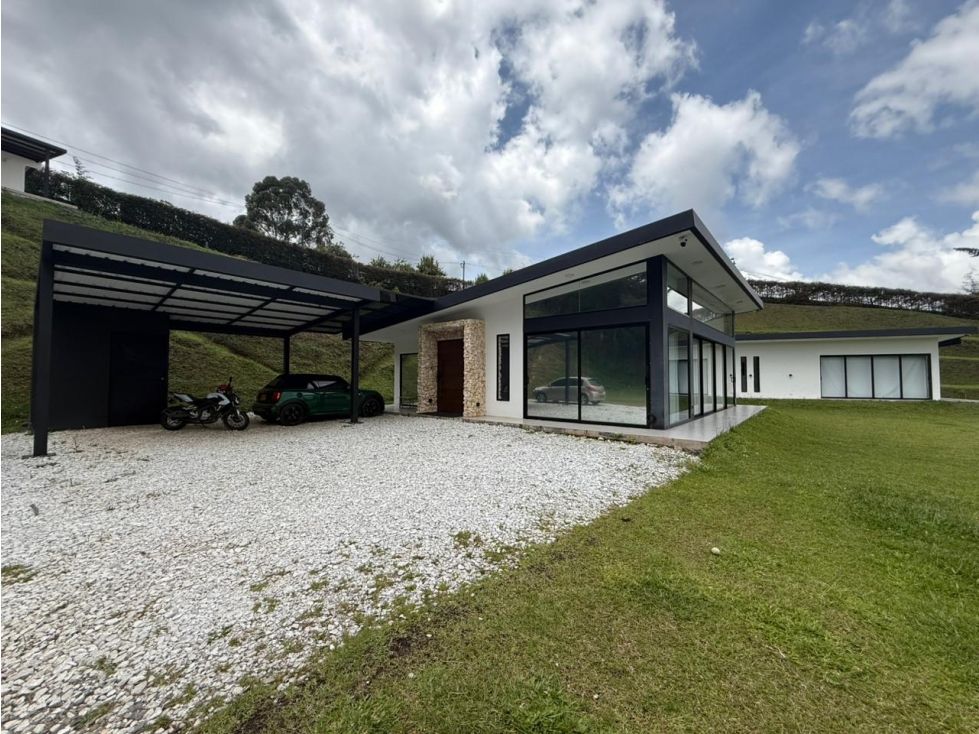 Casa en arriendo Antioquia Rionegro San Antonio 350 m2 Habitaciones 4 Baños 5 Garajes 2 Precio $15000000