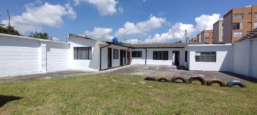 Casa en arriendo Cundinamarca Chía Vereda Bojaca 505 m2 Habitaciones 5 Baños 3 Garajes 3 Precio $6000000